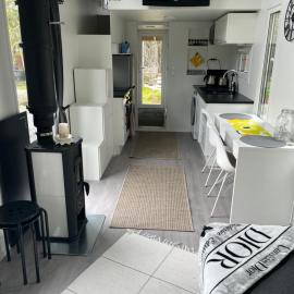 Luxus Tiny House Saagala，位于托尔尼奥的酒店