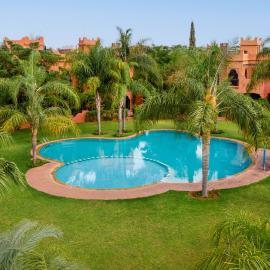 Magnifique villa de 320 m2 avec 2 piscines，位于马拉喀什的酒店