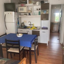 Apartamento cerca Playa Mansa y centro Maldonado aire acondicionado TV cable, Wifi Netflix，位于马尔多纳多的酒店