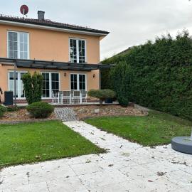Stadtvilla in Leipzig 7 Personen 3 Schlafzimmer 2 Bäder Garten und Terrasse zentral gelegen Messe Innenstadt Seen，位于莱比锡的酒店