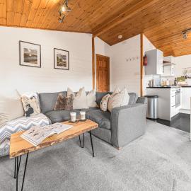 Bowness 45 - 2 bedroom Lake Windermere Lodge