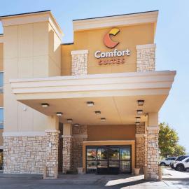 Comfort Suites West Dallas - Cockrell Hill,位于达拉斯的酒店
