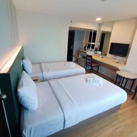 Mayflower Grande Hotel Phitsanulok，位于彭世洛的酒店