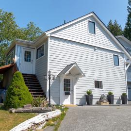 Surfs Inn Guesthouse & Cottages，位于尤克卢利特的酒店