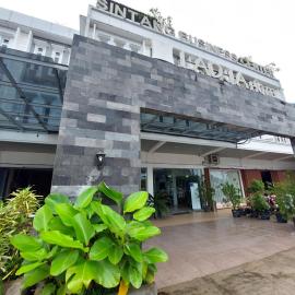 Ladja Hotel Sintang，位于Sintang的酒店