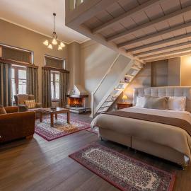 Ef Zin Hotel Arachova，位于阿拉霍瓦的酒店