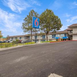 Motel 6-Elko, NV，位于埃尔科的酒店