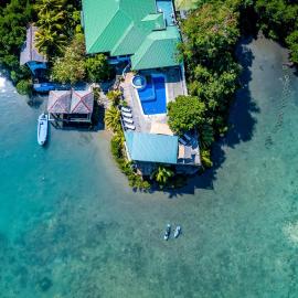 Edgewater Dive & Spa Resort，位于波尔多·格尼拉的酒店