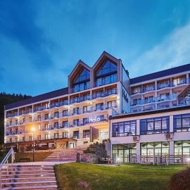 Hotel Halo Szczyrk，位于什切尔克的酒店