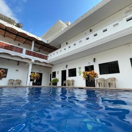 Hotel kale -iztac，位于洛斯阿亚拉的酒店