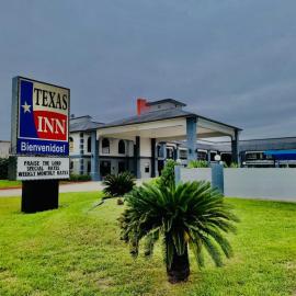 Texas Inn and Suites Raymondville，位于Raymondville的酒店