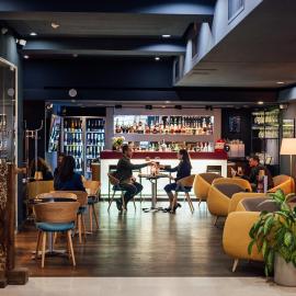 Peakture Hotel，位于布加勒斯特的酒店