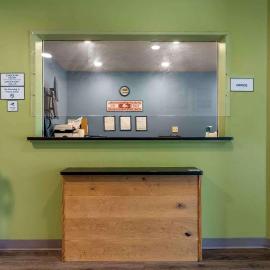 WoodSpring Suites Fayetteville I-49,位于费耶特维尔的酒店
