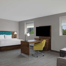 Hampton Inn & Suites by Hilton Toronto Downtown,位于多伦多的酒店