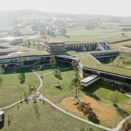 Loxone Campus，位于阔勒斯赫拉格的酒店