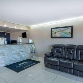 Howard Johnson by Wyndham Vero Beach/I-95,位于维洛海滩的酒店