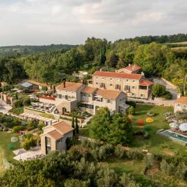 San Canzian Hotel & Residences - Small Luxury Hotels of the World，位于布耶的酒店