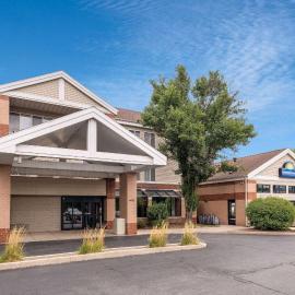 Days Inn & Suites by Wyndham Madison，位于麦迪逊的酒店