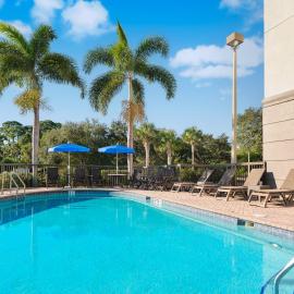 Hampton Inn Melbourne-Viera，位于墨尔本的酒店