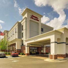 Hampton Inn & Suites Indianapolis-Airport，位于坎比的酒店