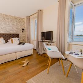 Hôtel La Baie des Anges, son SPA marin & sa piscine couverte，位于朗代达的酒店