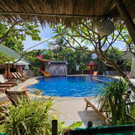 Lanta Riviera Beach Resort，位于高兰的酒店