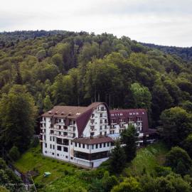 Hotel Valea cu Pesti，位于Căpăţîneni-Ungureni的酒店