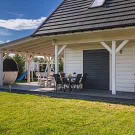 Holiday House Cornello by Noclegi Renters，位于Zastań的酒店