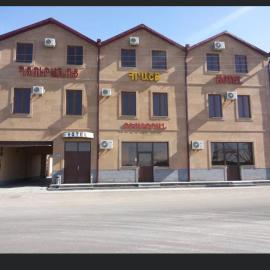 Hrashq Hotel，位于埃里温的酒店