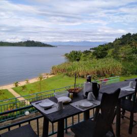 PALEGA BEACH INN，位于Buhoro的酒店