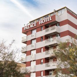 Hotel Palace，位于卡坦扎罗丽都的酒店