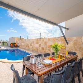 Ta Kalang Holiday Home，位于Kerċem的酒店