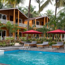Aralea Beach Resort By Stone Wood Premier，位于莫尔吉姆的酒店