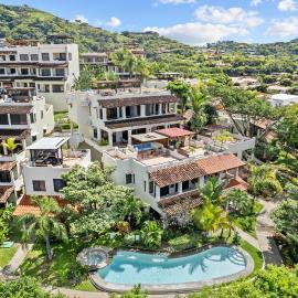 Tropical Gardens Suites and Apartments，位于科克的酒店