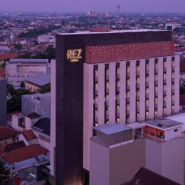 REZ Hotel Semarang，位于三宝垄的酒店