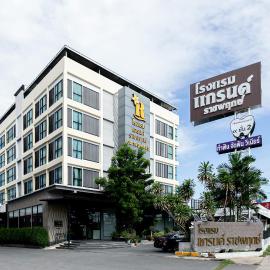 Grand Ratchapruek Hotel，位于Ban Bang Phlap的酒店