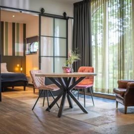 Hotel Herberg de Lindehoeve，位于Grubbenvorst的酒店