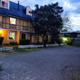 Hostal NFrocket 1，位于洛斯安赫莱斯的酒店