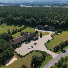 Hotel Cykada，位于Wielki Głęboczek的酒店