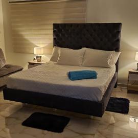 PISCINA SARITA CLUB BOUTIQUE，位于吉拉尔多特的酒店