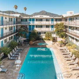 Marin Suites Hotel,位于科尔蒂马德拉的酒店