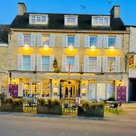 Crown & Cushion Hotel，位于奇平诺顿的酒店