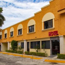 Hotel y Villas Costa del Sol，位于梅里达的酒店