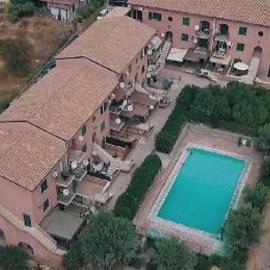 Apartment - Sleeps 3 & swimming pool
