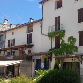 Auberge Roman，位于La Javie的酒店