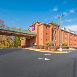 Sleep Inn & Suites near Joint Base Andrews-Washington Area,位于莫宁赛德的酒店
