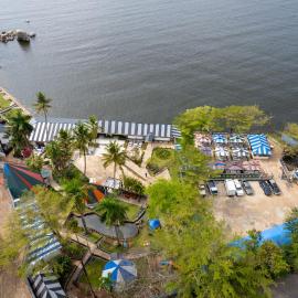 Rusty Rock Beach Resort & Spa,位于姆万扎的酒店