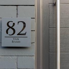 82 Van Road，位于卡菲利的酒店