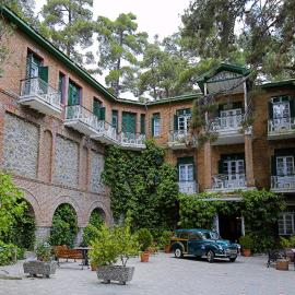 New Helvetia Historic Hotel，位于普拉特斯的酒店