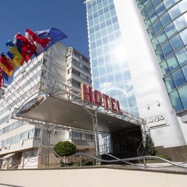 Jumbo Hotel，位于基希讷乌的酒店